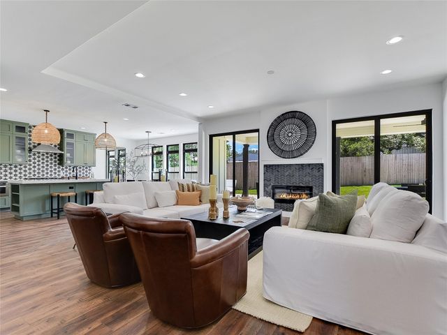 2411 Cherry LN, Kingsland, TX 78639