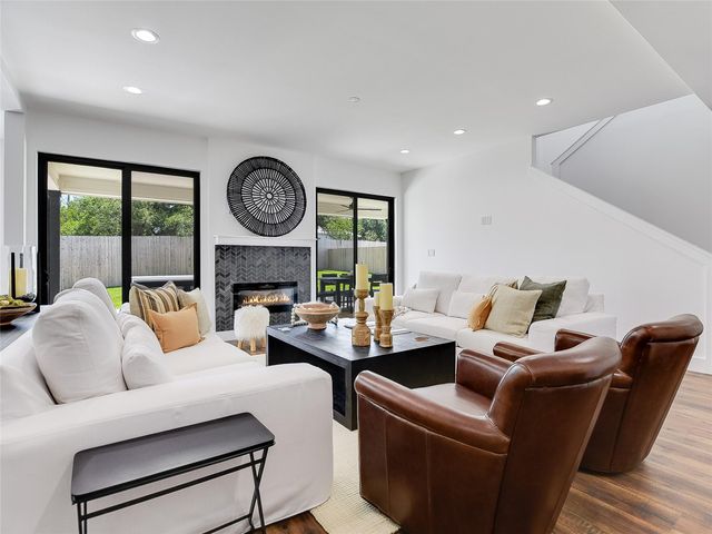 2411 Cherry LN, Kingsland, TX 78639