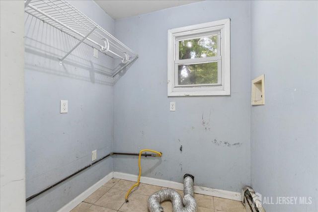 37 Hensler Lane, Sayreville, NJ 08872