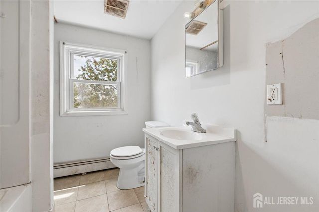 37 Hensler Lane, Sayreville, NJ 08872