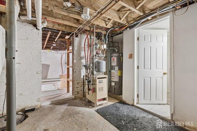 37 Hensler Lane, Sayreville, NJ 08872