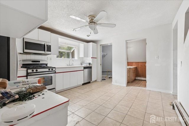 37 Hensler Lane, Sayreville, NJ 08872