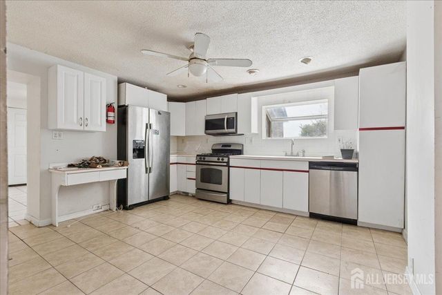 37 Hensler Lane, Sayreville, NJ 08872