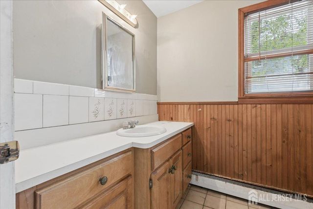 37 Hensler Lane, Sayreville, NJ 08872