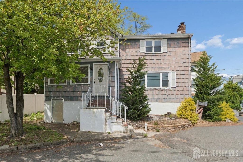 37 Hensler Lane, Sayreville, NJ 08872