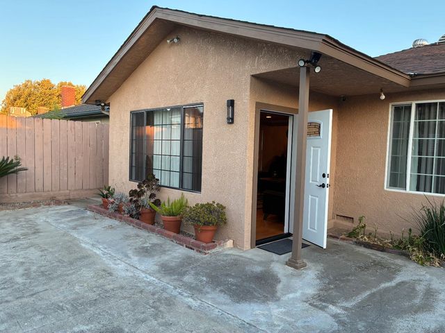 3617 E Fairmont Avenue, Fresno, CA 93726
