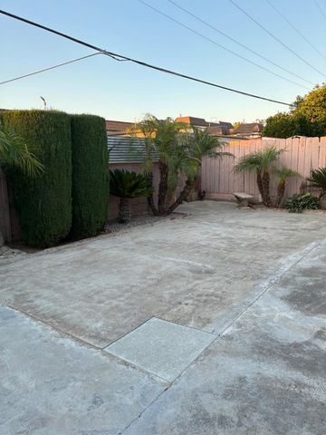 3617 E Fairmont Avenue, Fresno, CA 93726