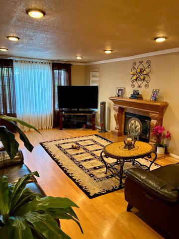 3617 E Fairmont Avenue, Fresno, CA 93726