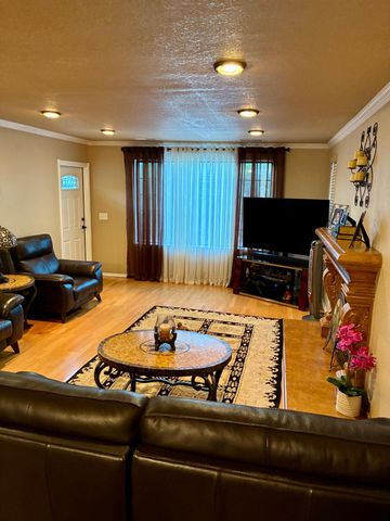 3617 E Fairmont Avenue, Fresno, CA 93726