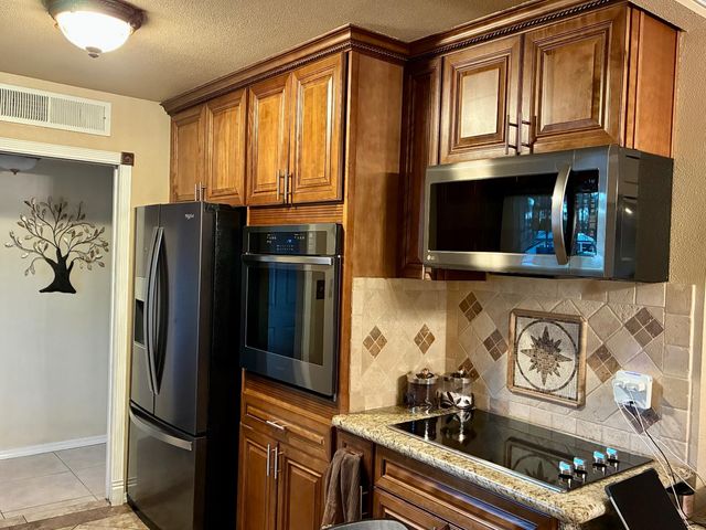 3617 E Fairmont Avenue, Fresno, CA 93726