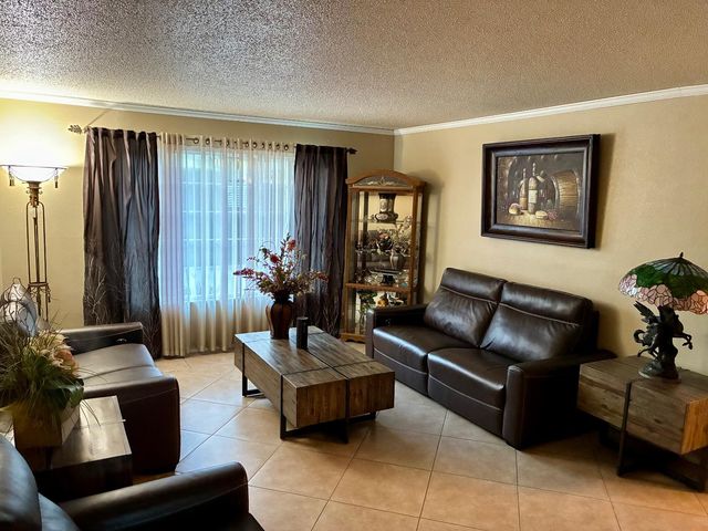 3617 E Fairmont Avenue, Fresno, CA 93726