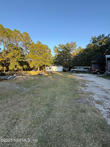 955 VILLAGE GREEN Drive, Jacksonville, FL 32234