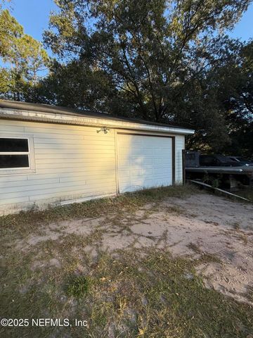 955 VILLAGE GREEN Drive, Jacksonville, FL 32234