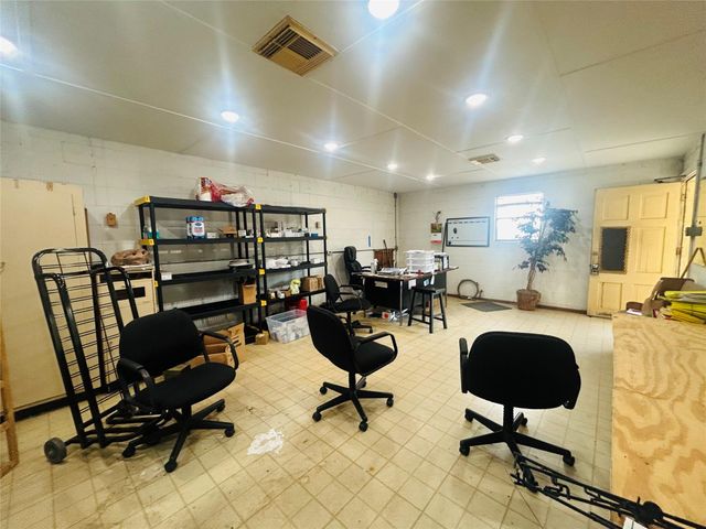 104 Smith Street, Clute, TX 77531