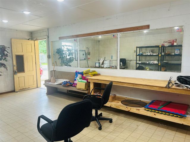 104 Smith Street, Clute, TX 77531