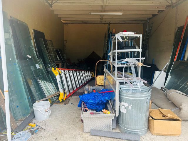 104 Smith Street, Clute, TX 77531