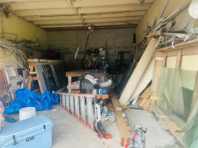 104 Smith Street, Clute, TX 77531