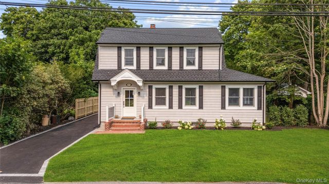 29 Colton Avenue, Sayville, NY 11782
