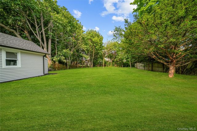 29 Colton Avenue, Sayville, NY 11782