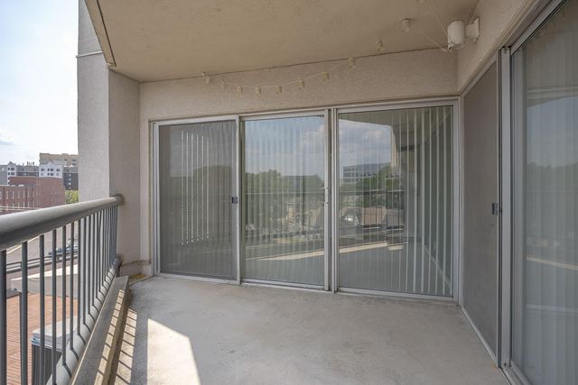 900 19th Ave S Apt 608, Nashville, TN 37212