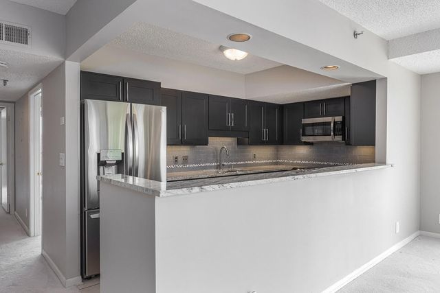 900 19th Ave S Apt 608, Nashville, TN 37212