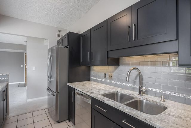 900 19th Ave S Apt 608, Nashville, TN 37212