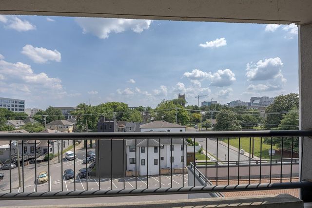 900 19th Ave S Apt 608, Nashville, TN 37212