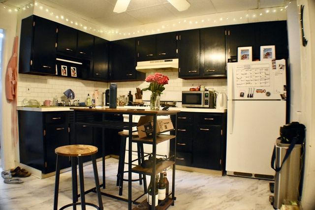 158 Salem 1, Boston, MA 02113