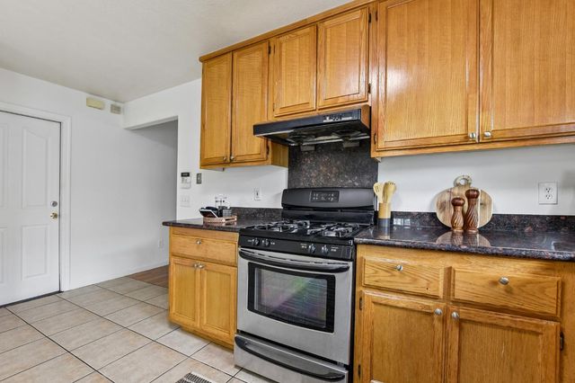 3302 19th Ave, Sacramento, CA 95820