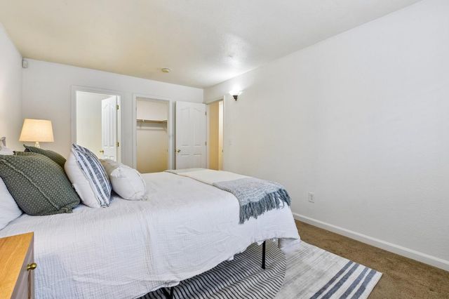 3302 19th Ave, Sacramento, CA 95820