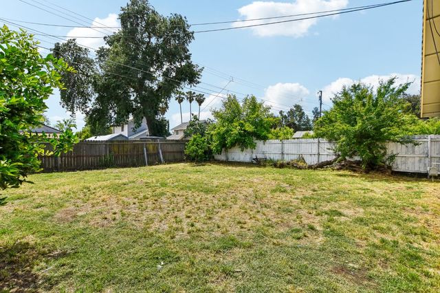 3302 19th Ave, Sacramento, CA 95820