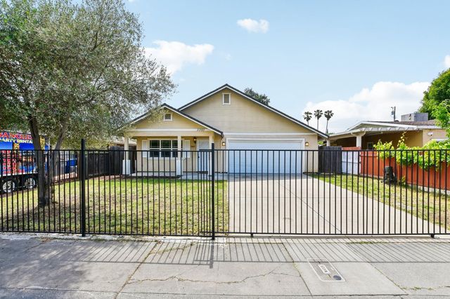 3302 19th Ave, Sacramento, CA 95820