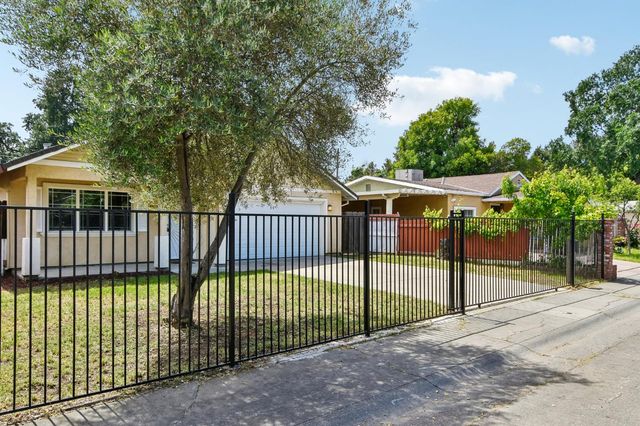 3302 19th Ave, Sacramento, CA 95820