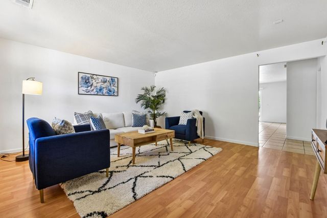 3302 19th Ave, Sacramento, CA 95820