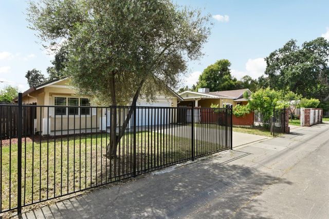 3302 19th Ave, Sacramento, CA 95820