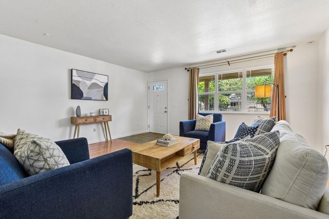 3302 19th Ave, Sacramento, CA 95820