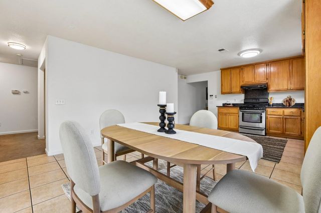 3302 19th Ave, Sacramento, CA 95820