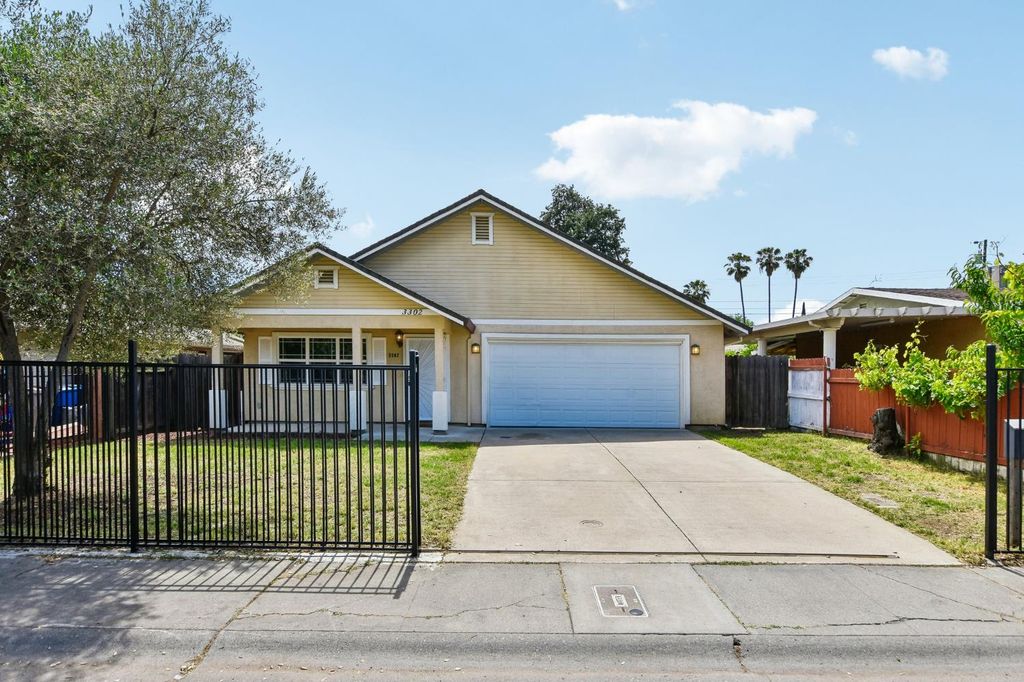 3302 19th Ave, Sacramento, CA 95820
