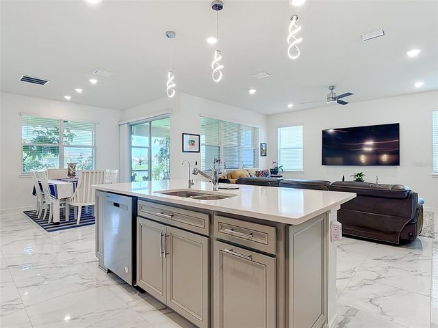1974 SPRING SHOWER CIRCLE, Kissimmee, FL 34744