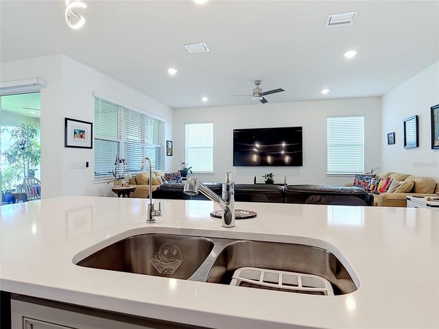 1974 SPRING SHOWER CIRCLE, Kissimmee, FL 34744