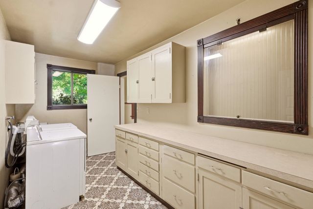 2828 W Thorpe Rd, Spokane, WA 99224