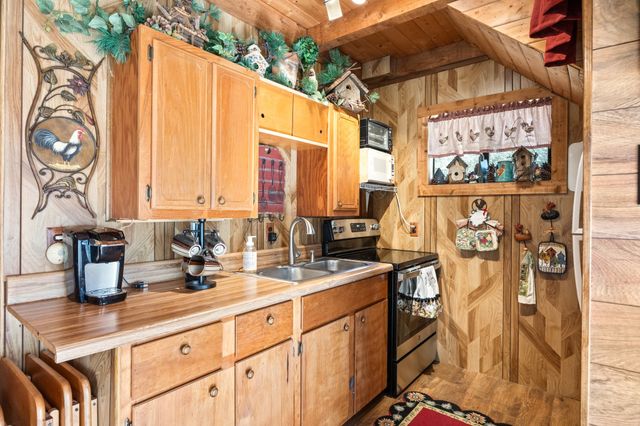 2547 Forest Park Drive, Granbury, TX 76048