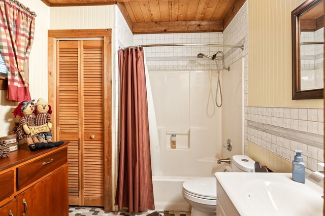 2547 Forest Park Drive, Granbury, TX 76048