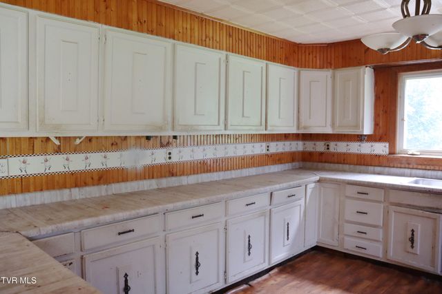 3849 Nealy Ridge, Clinchco, VA 24226