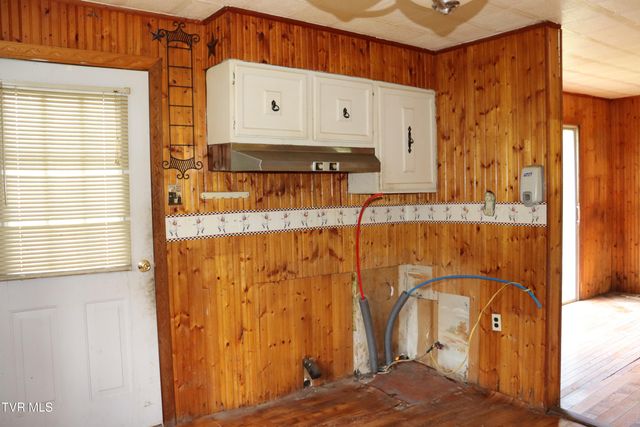 3849 Nealy Ridge, Clinchco, VA 24226