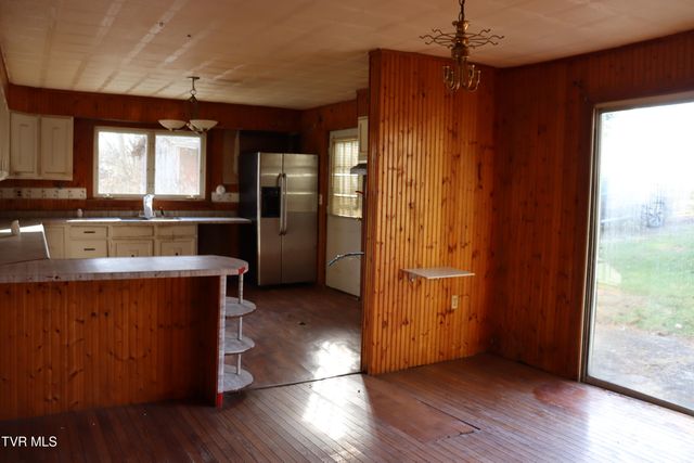 3849 Nealy Ridge, Clinchco, VA 24226