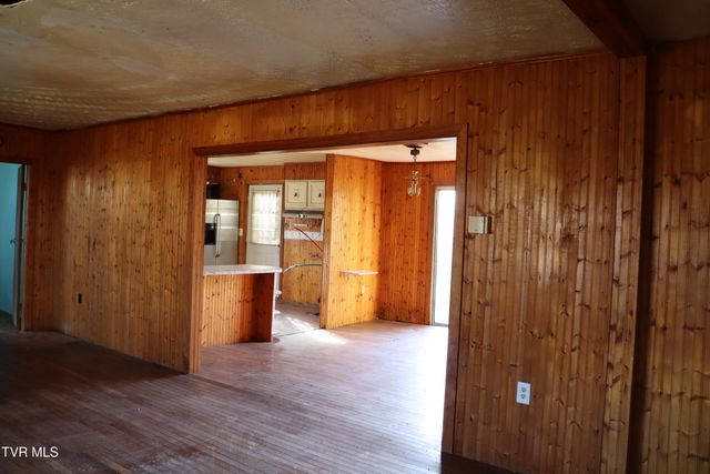 3849 Nealy Ridge, Clinchco, VA 24226