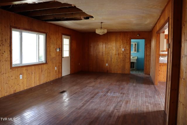 3849 Nealy Ridge, Clinchco, VA 24226