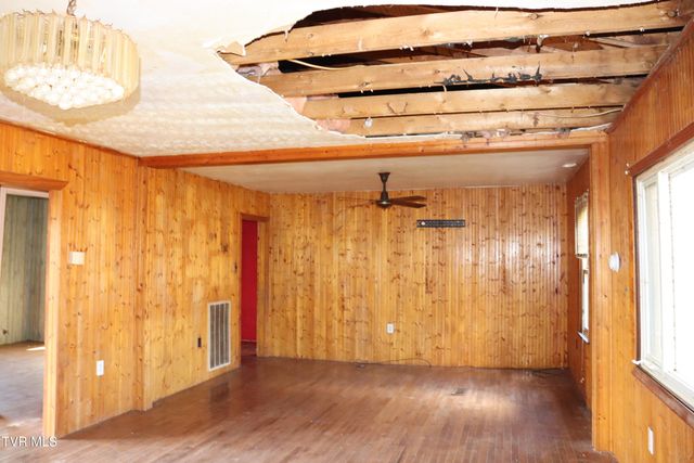 3849 Nealy Ridge, Clinchco, VA 24226