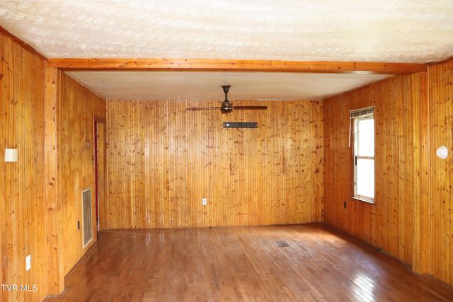 3849 Nealy Ridge, Clinchco, VA 24226